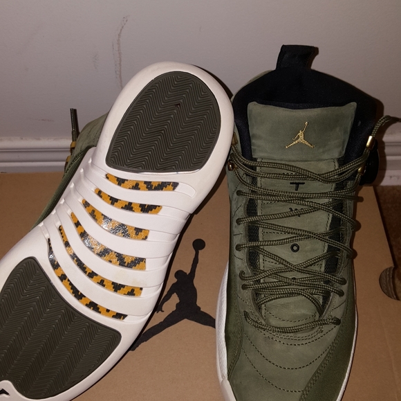 Jordan 12 Retro Chris Paul Class of 2003 - Picture 7 of 8